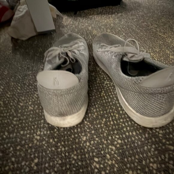 Sneakers - Picture 6 of 8